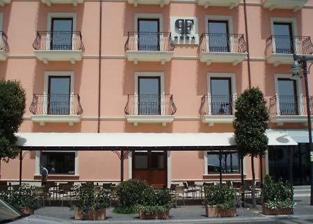 Palazzo Foti Hotel Crotone Exterior foto