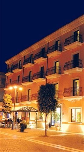 Palazzo Foti Hotel Crotone Exterior foto
